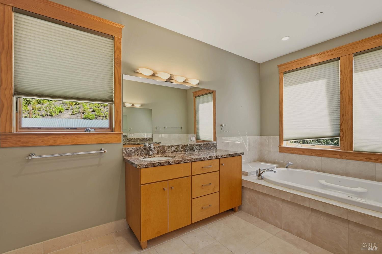 13785 Green Valley Road Forestville CA 95436