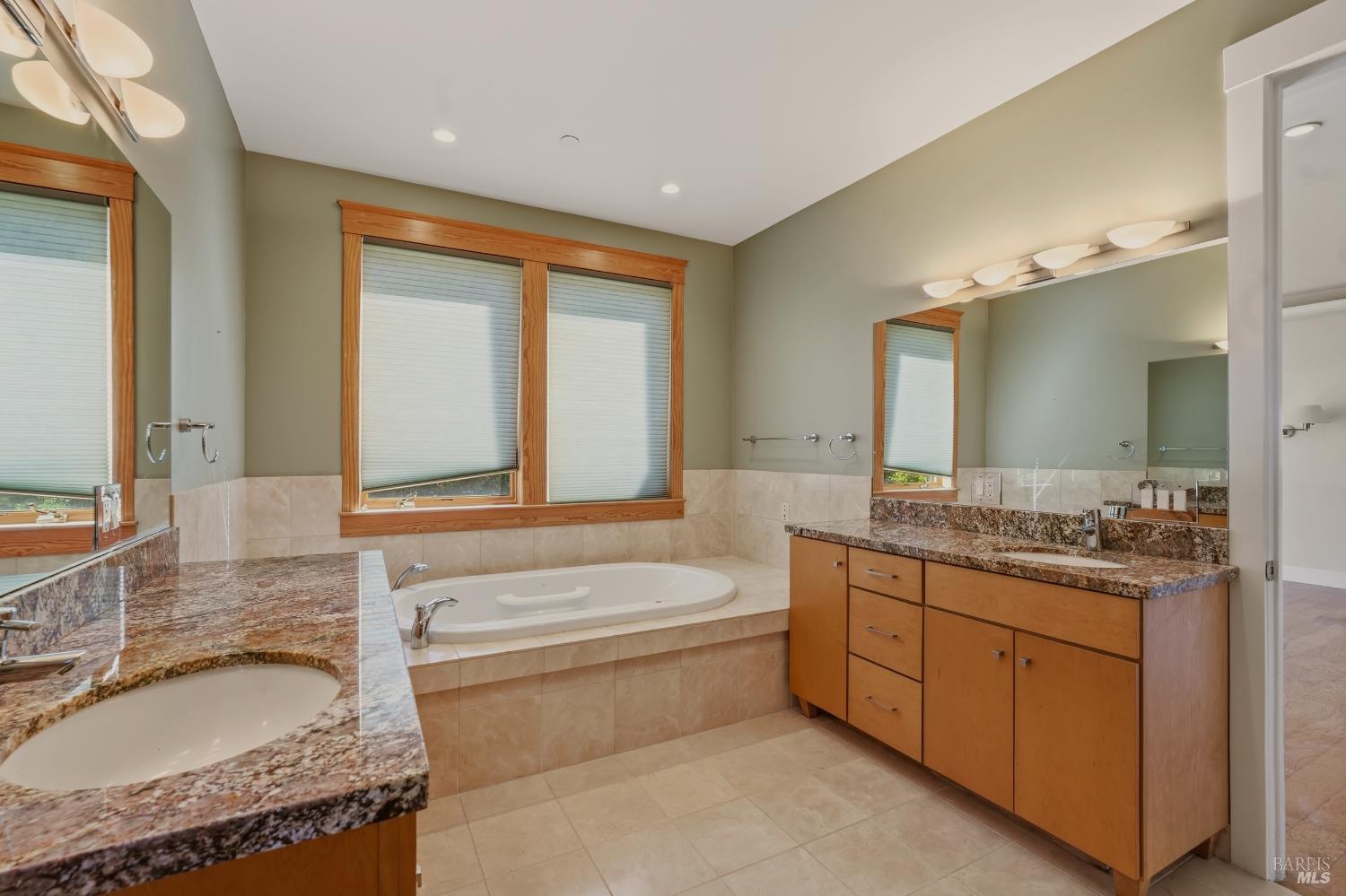 13785 Green Valley Road Forestville CA 95436