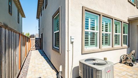 1453 Oak Circle Rohnert Park CA 94928