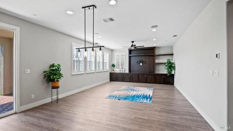 1453 Oak Circle Rohnert Park CA 94928