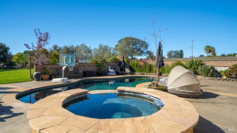 487 Ormsby Lane Petaluma CA 94954