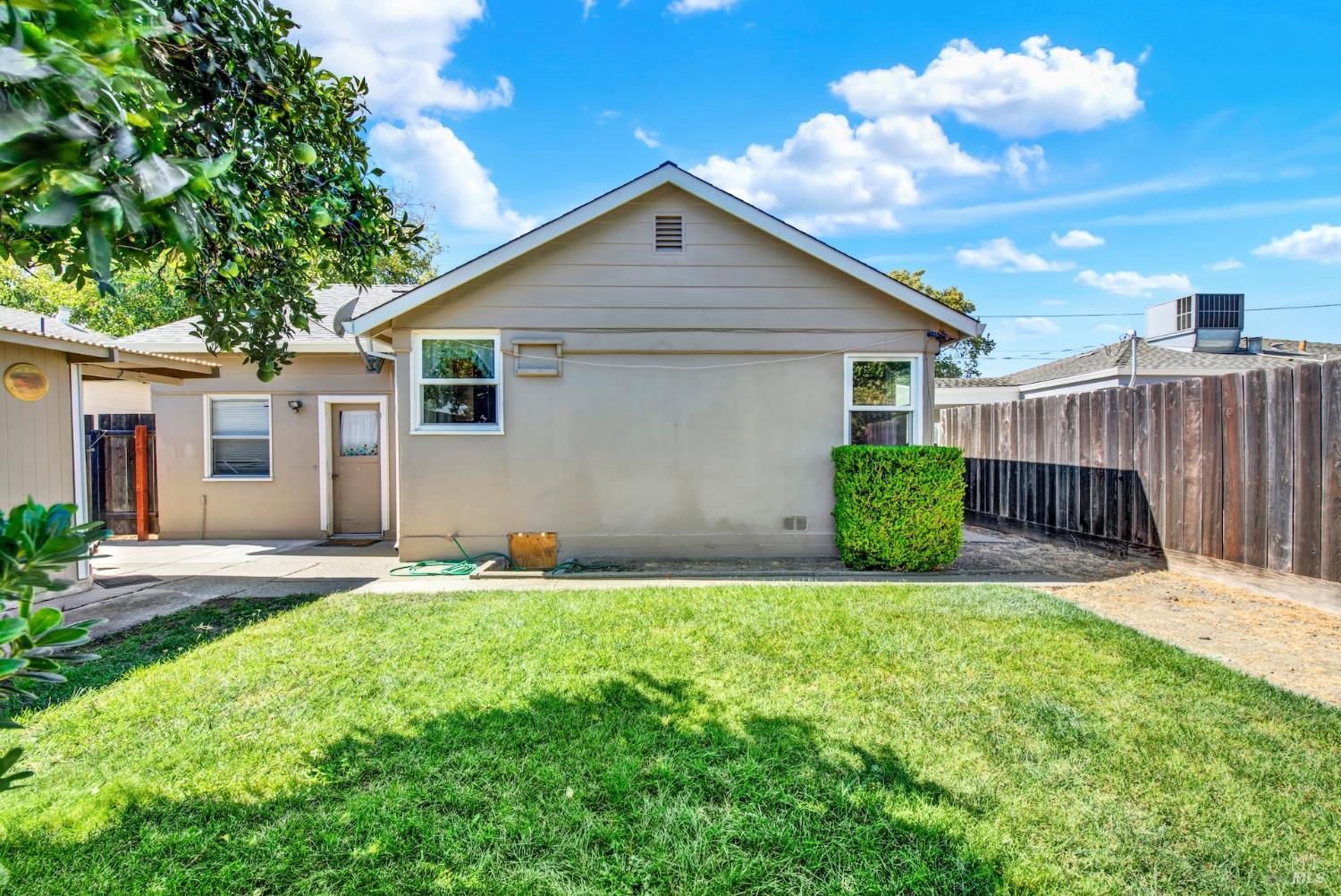 330 N Adams Street Dixon CA 95620