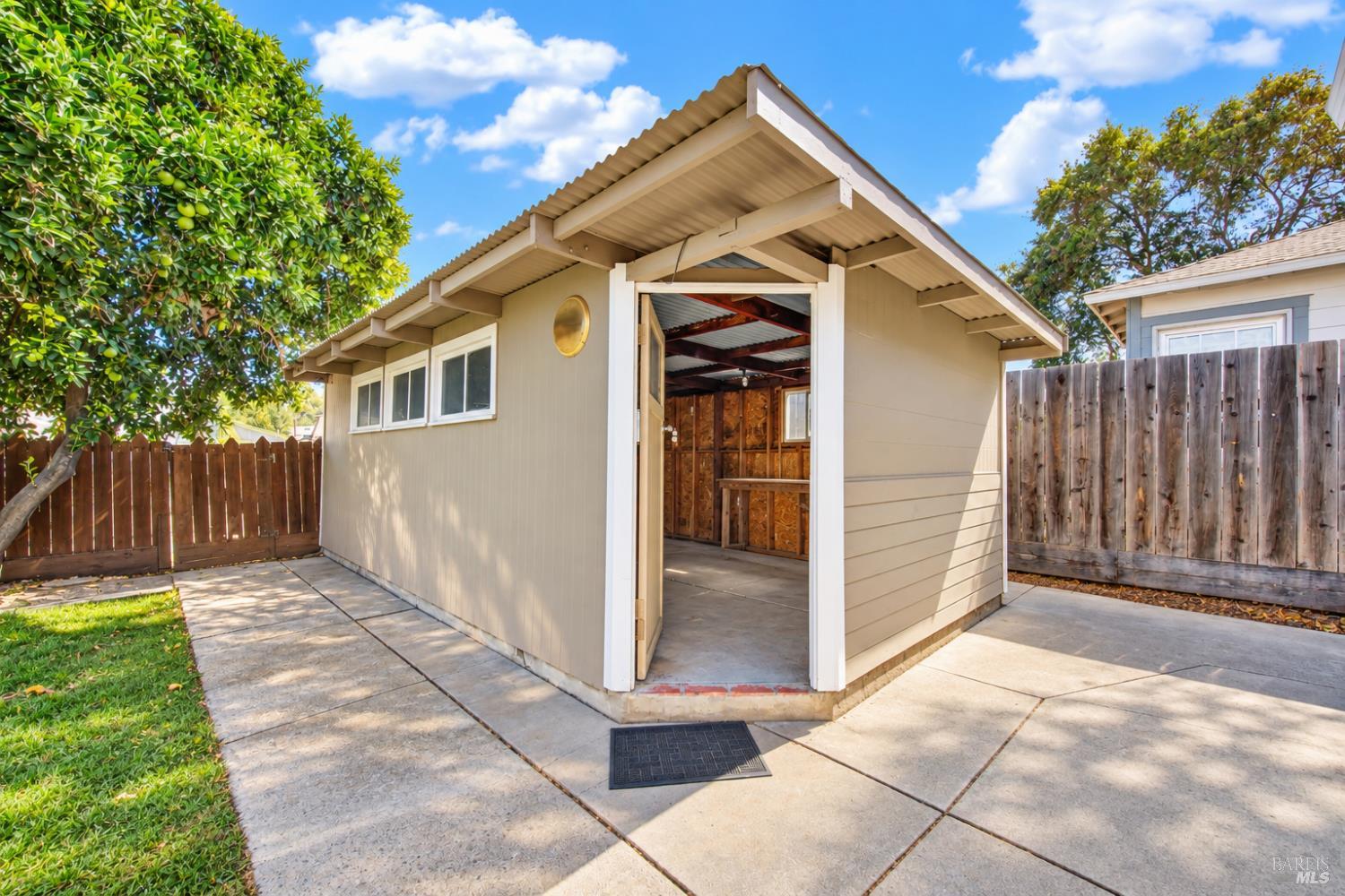 330 N Adams Street Dixon CA 95620