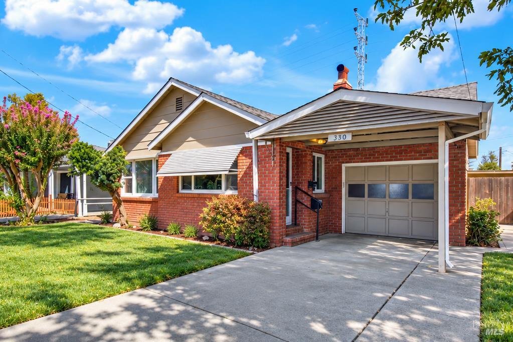 330 N Adams Street Dixon CA 95620