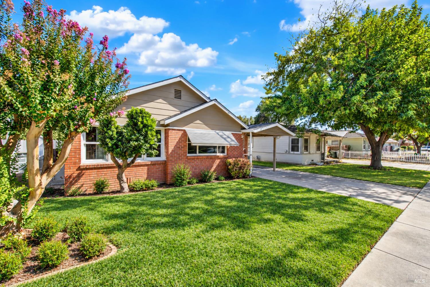 330 N Adams Street Dixon CA 95620