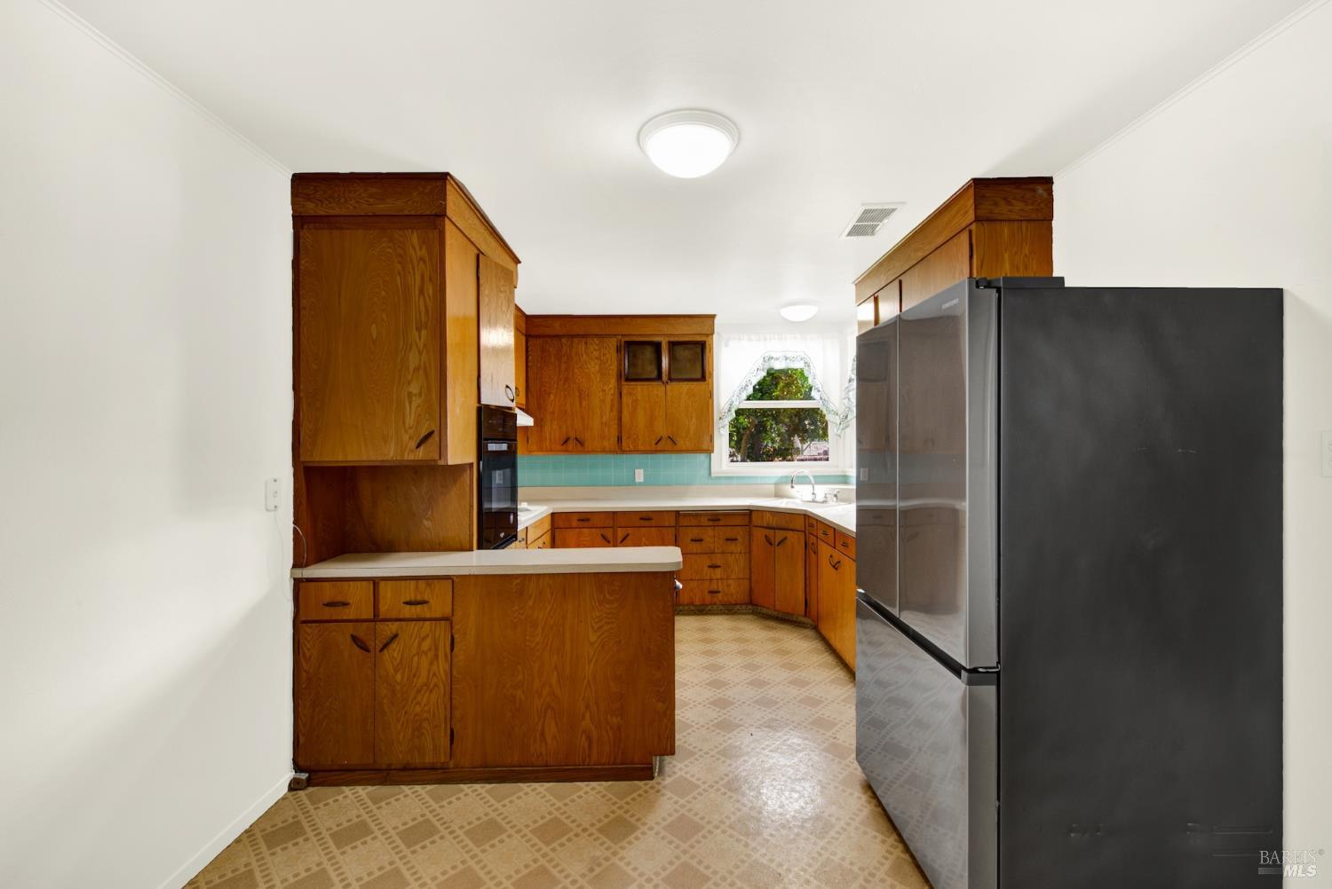 330 N Adams Street Dixon CA 95620