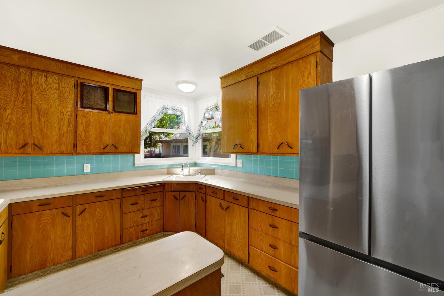 330 N Adams Street Dixon CA 95620