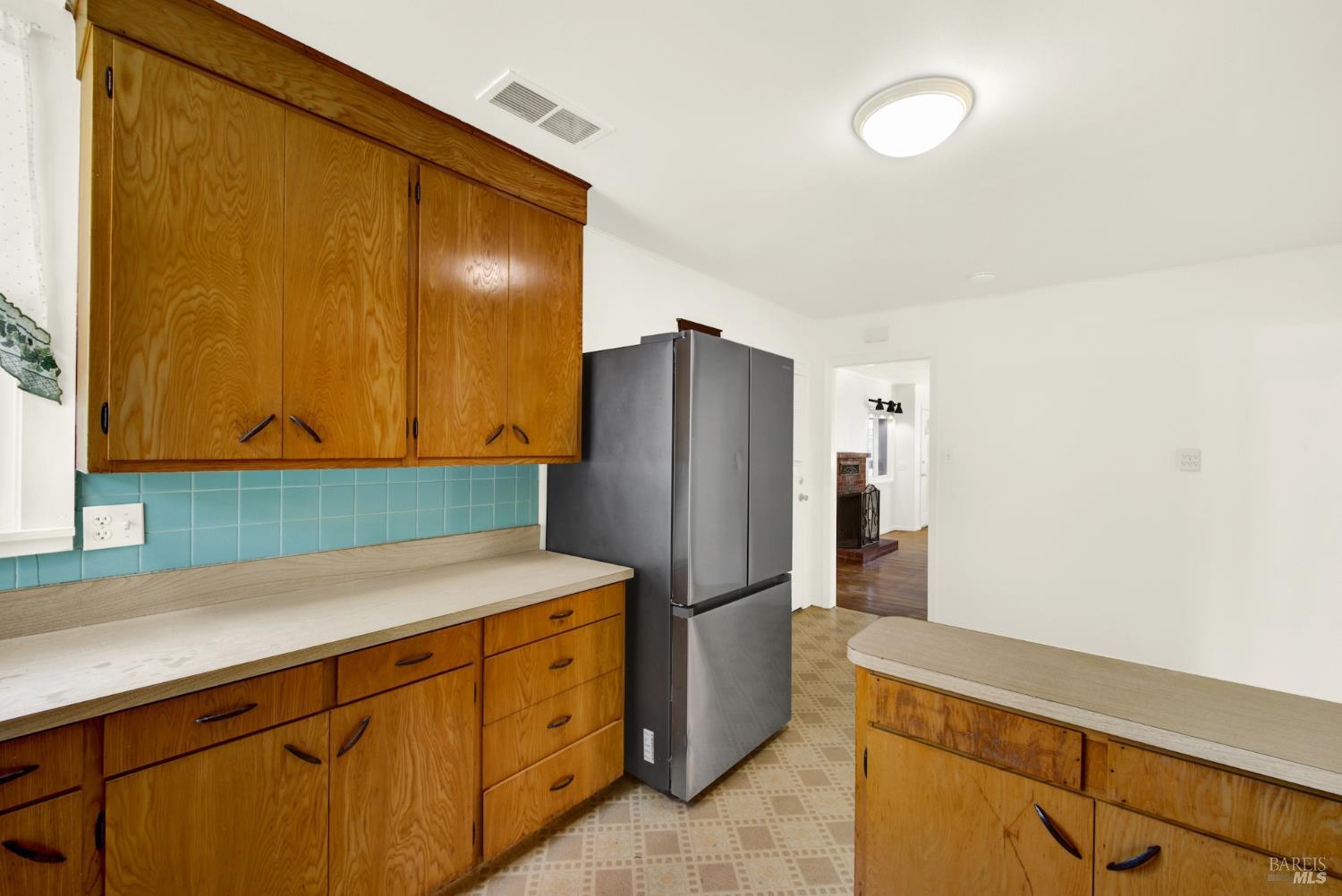 330 N Adams Street Dixon CA 95620