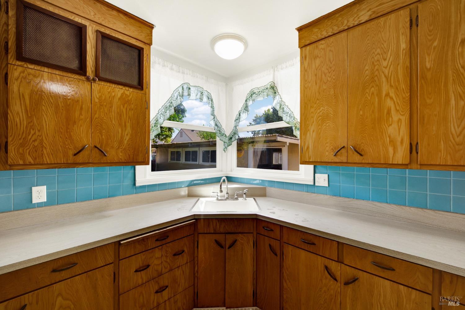 330 N Adams Street Dixon CA 95620