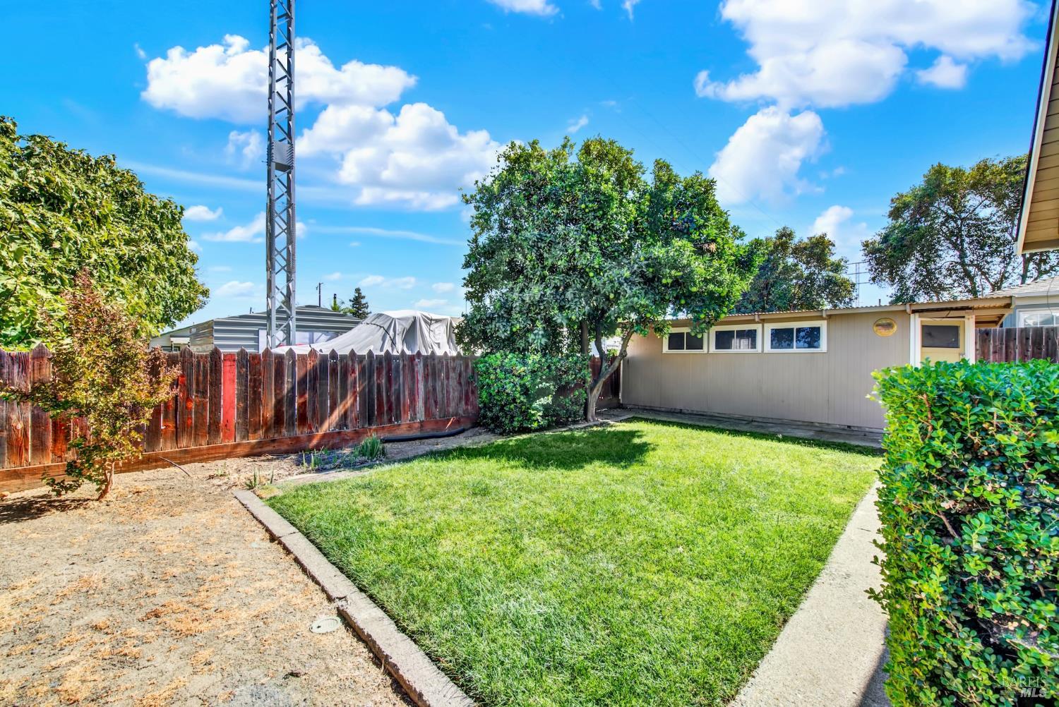 330 N Adams Street Dixon CA 95620