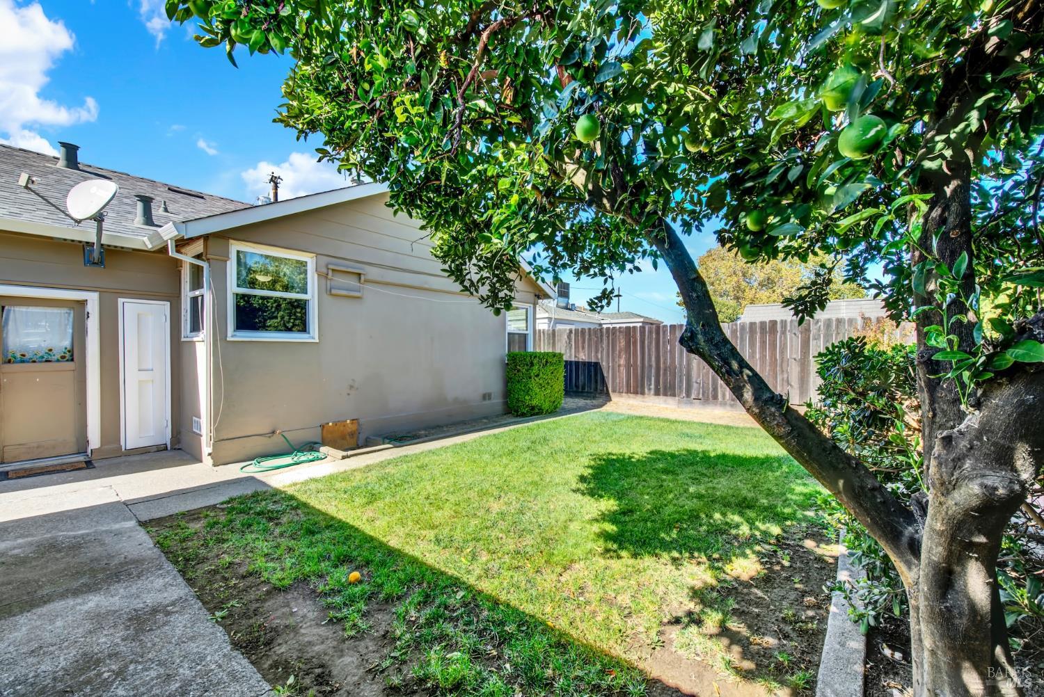 330 N Adams Street Dixon CA 95620