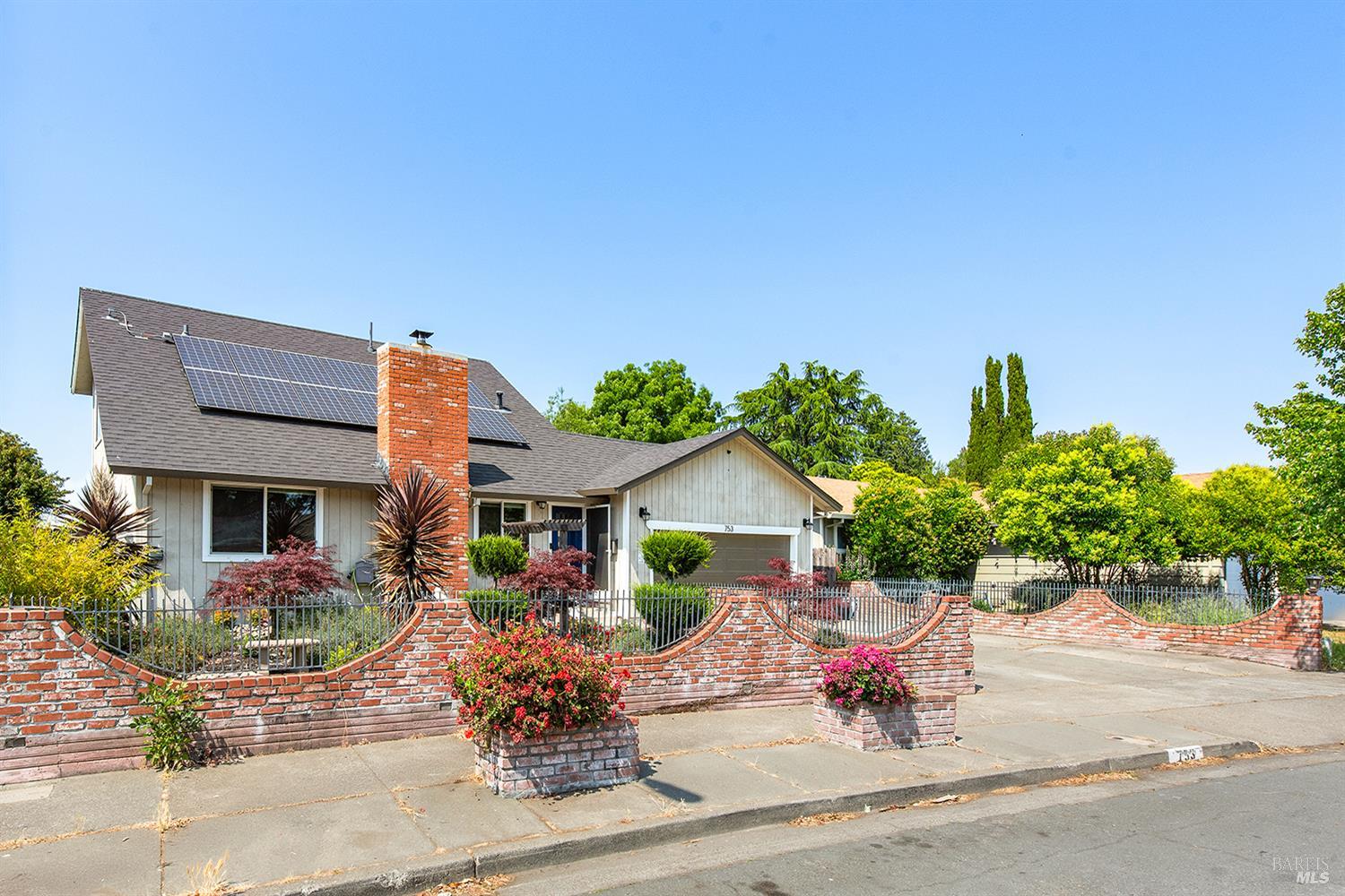 753 W 8th Street Santa Rosa CA 95401