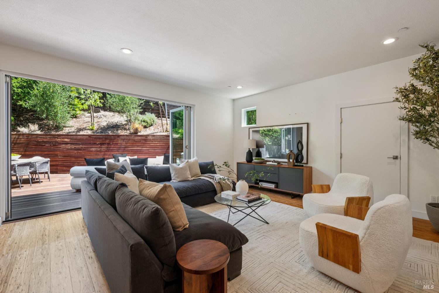 30 Oak Knoll Drive San Anselmo CA 94960