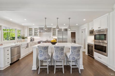19696 7th Street E Sonoma CA 95476