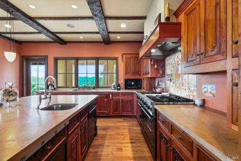 25500 River Road Cloverdale CA 95425