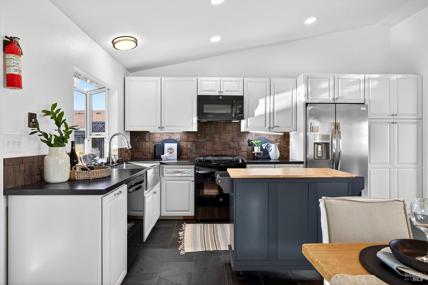1056 Esparto Court Windsor CA 95492