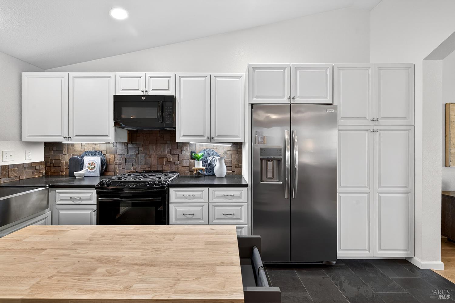 1056 Esparto Court Windsor CA 95492