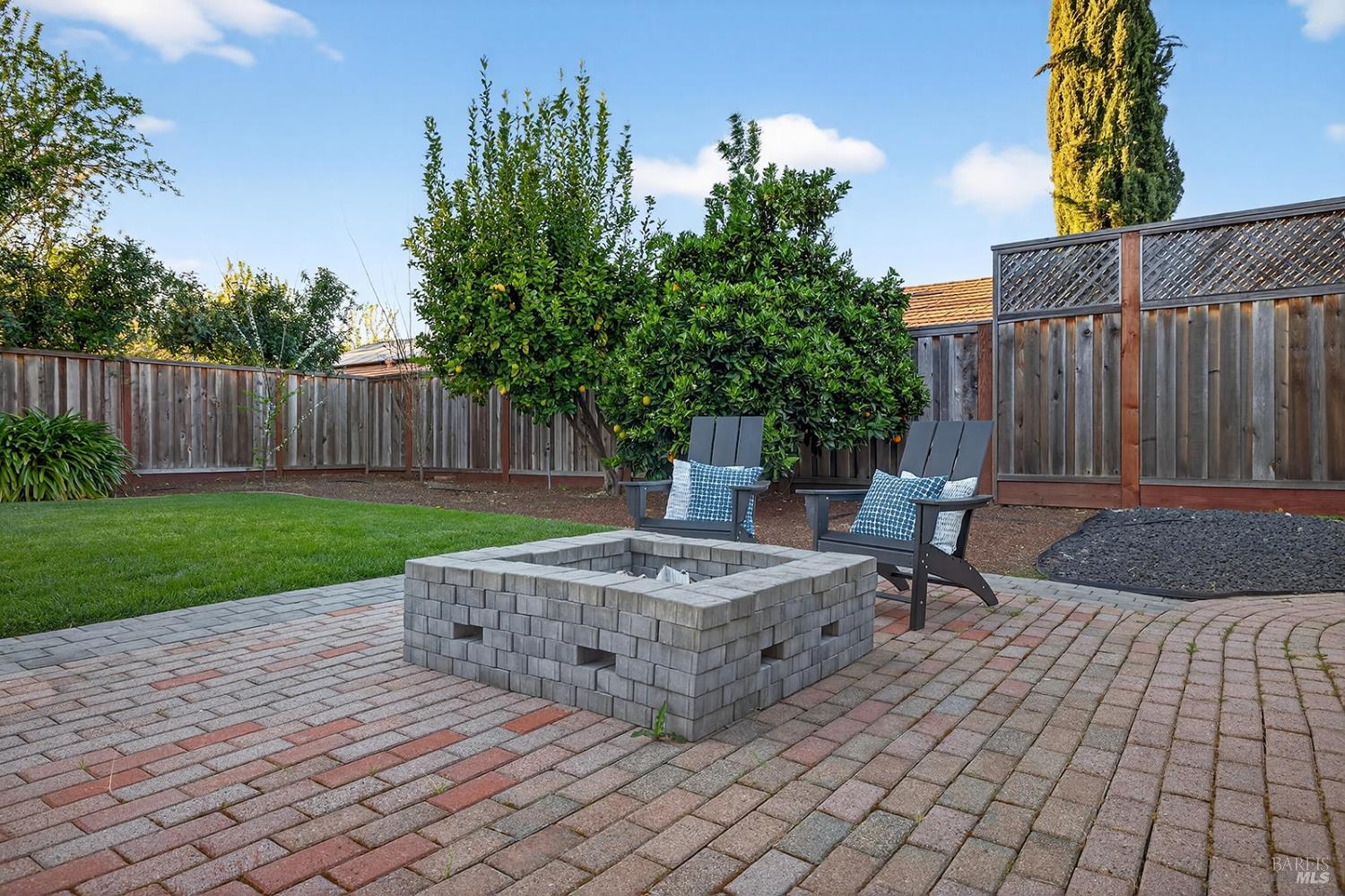 1056 Esparto Court Windsor CA 95492