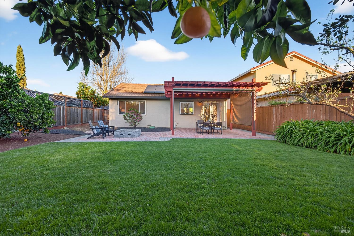 1056 Esparto Court Windsor CA 95492