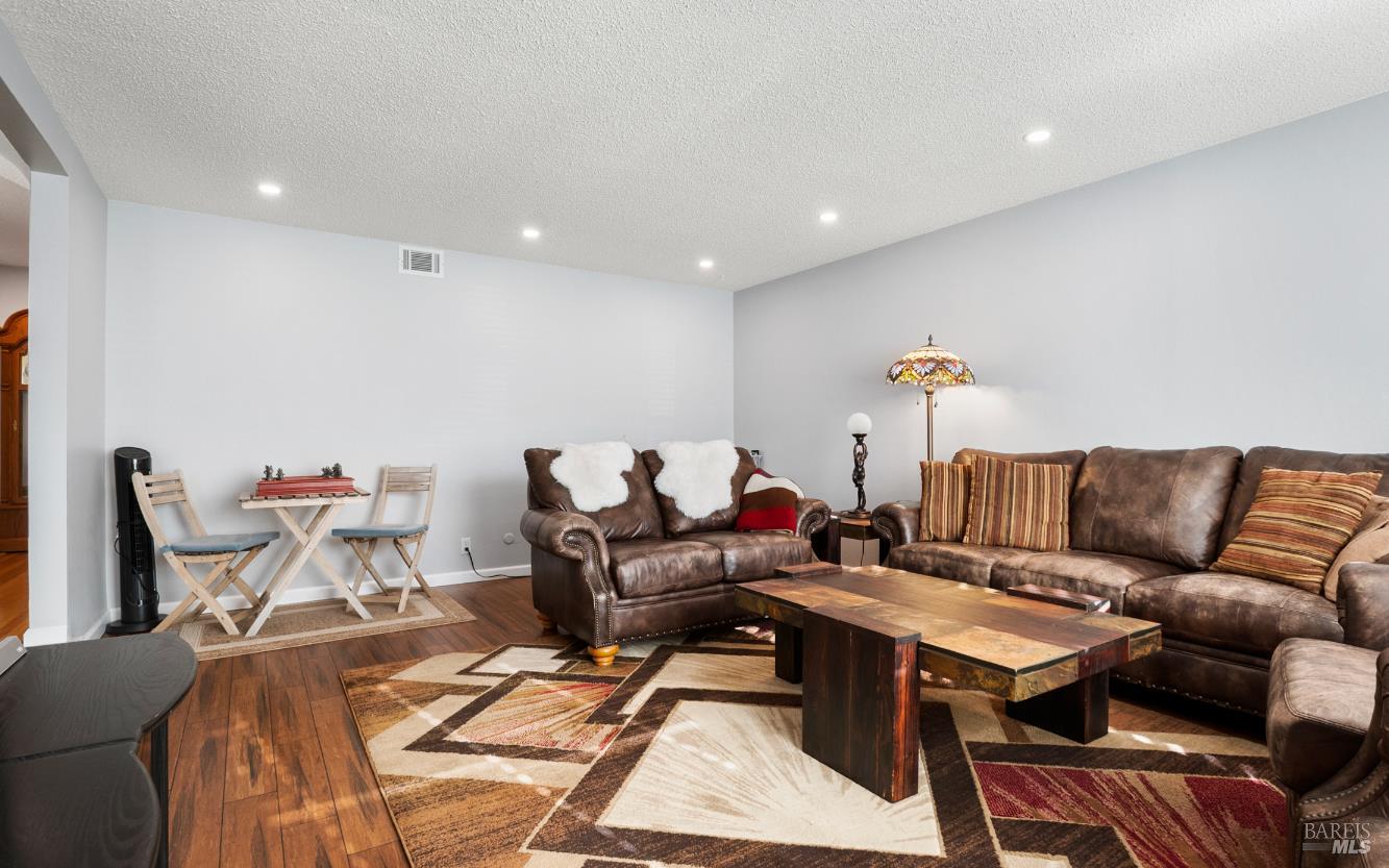 477 N Meadowview Court Vacaville CA 95688