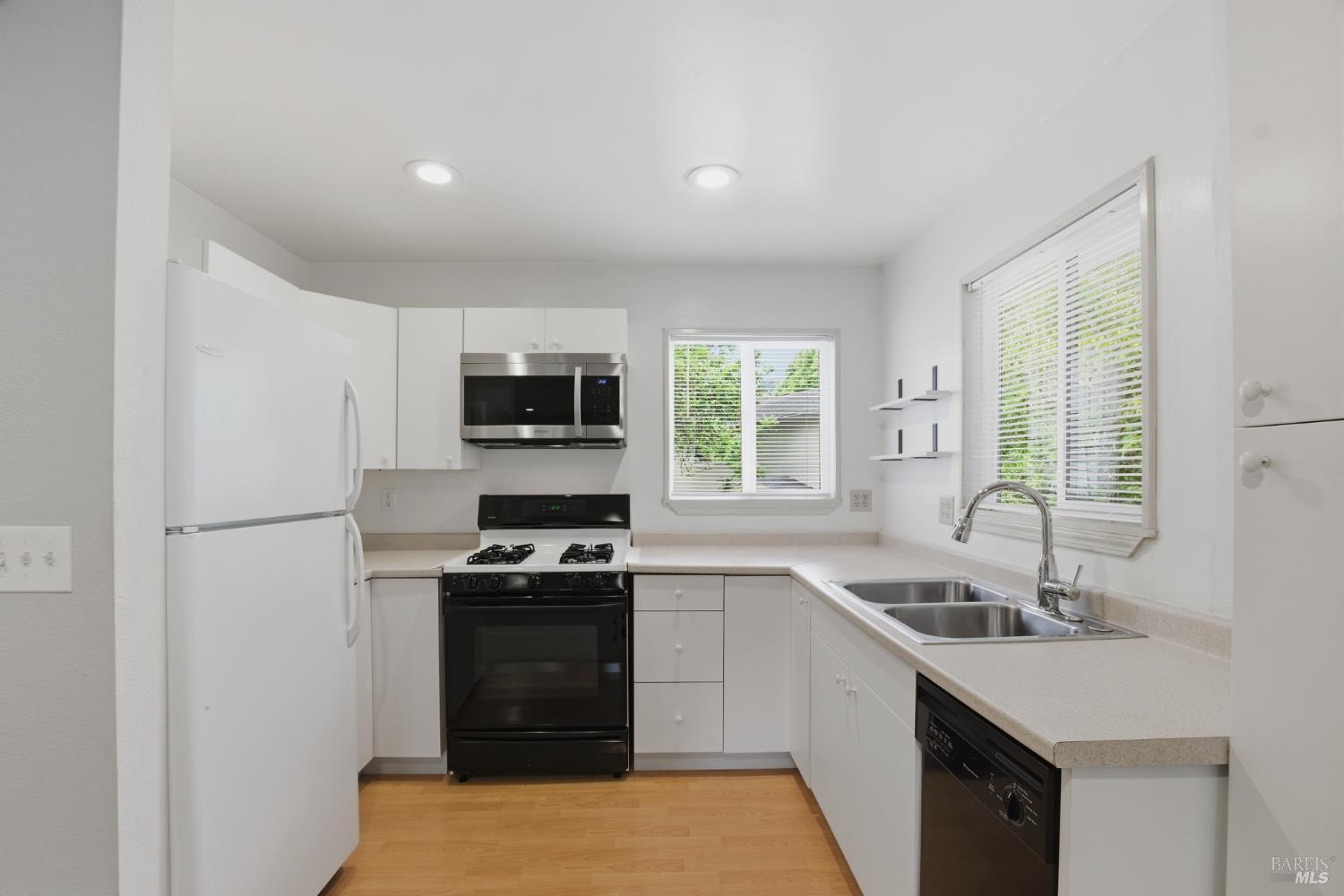 477 N Meadowview Court Vacaville CA 95688