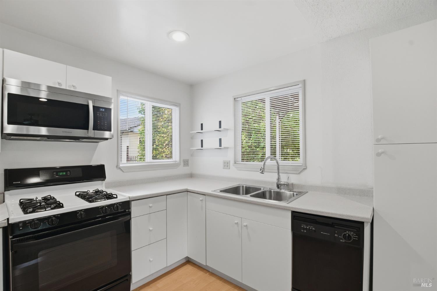 477 N Meadowview Court Vacaville CA 95688