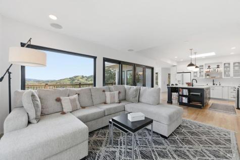 194 Maestro Road Novato CA 94947