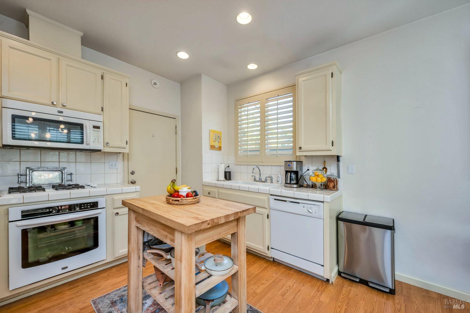 921 Chiles Avenue St. Helena CA 94574