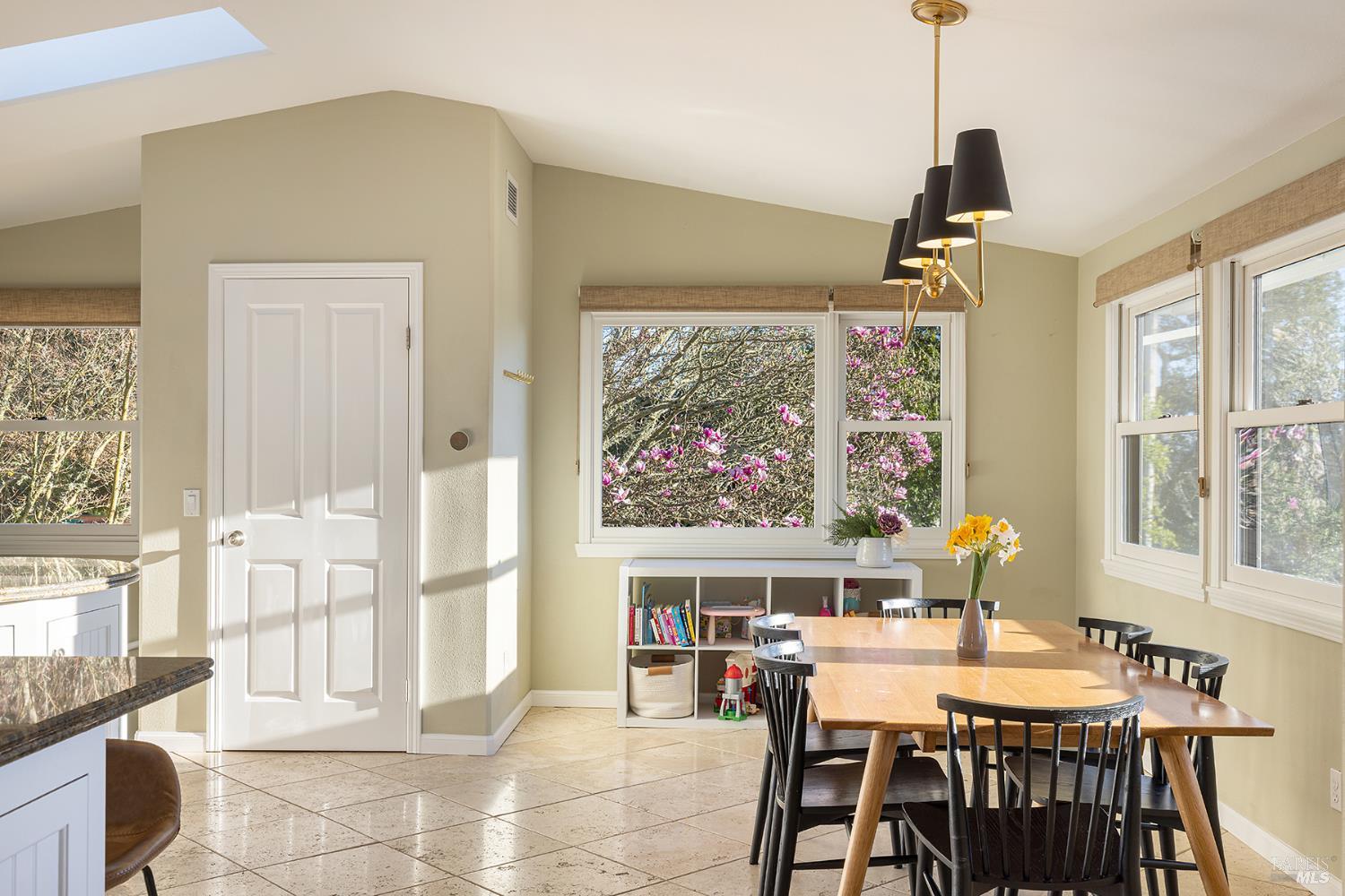 1625 Madrone Avenue Healdsburg CA 95448
