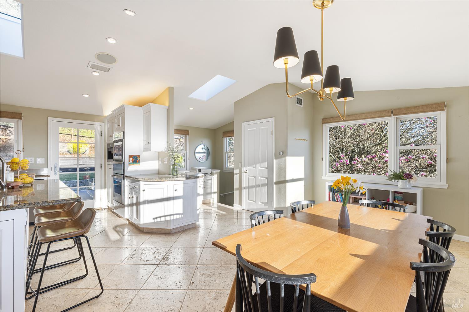 1625 Madrone Avenue Healdsburg CA 95448