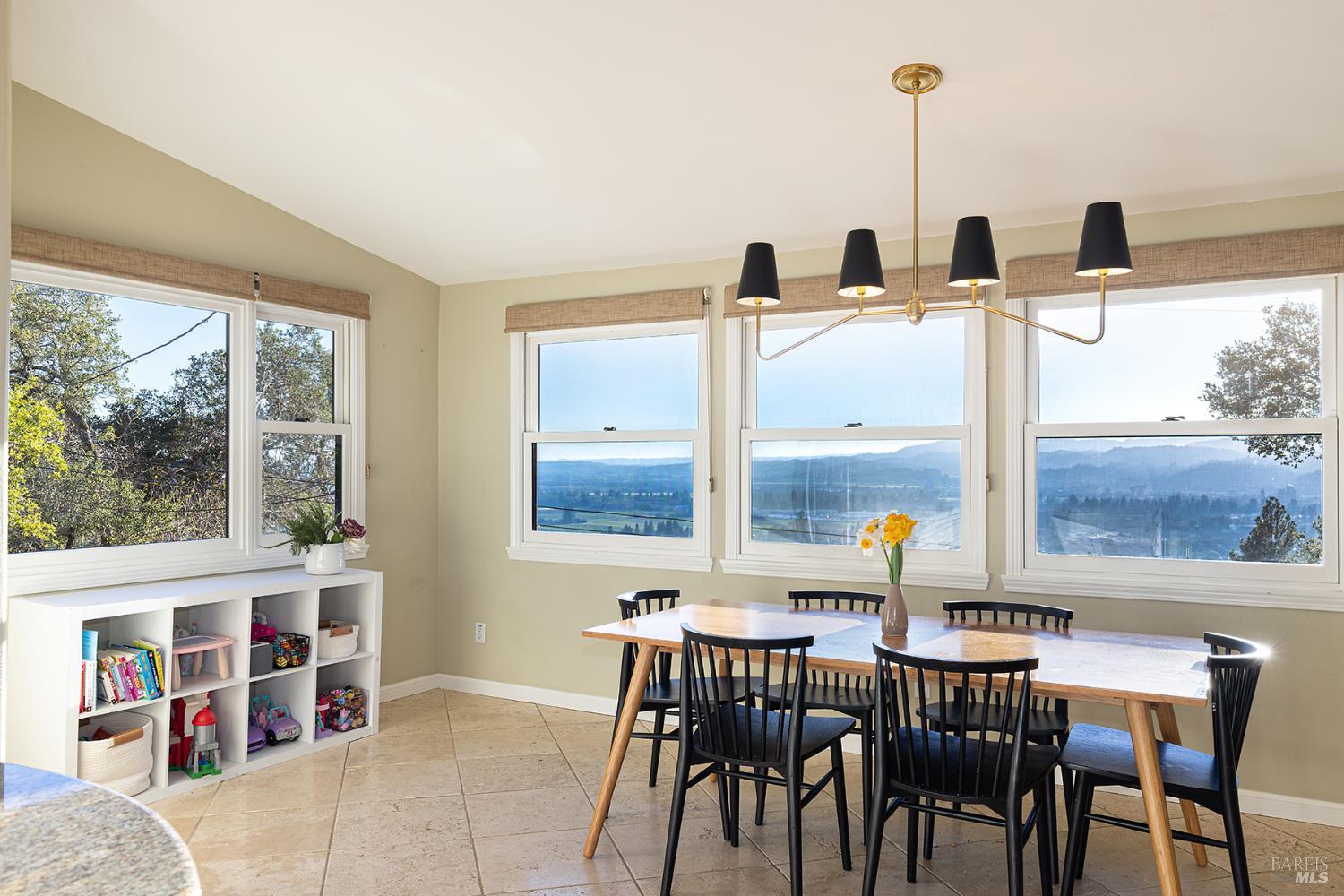 1625 Madrone Avenue Healdsburg CA 95448