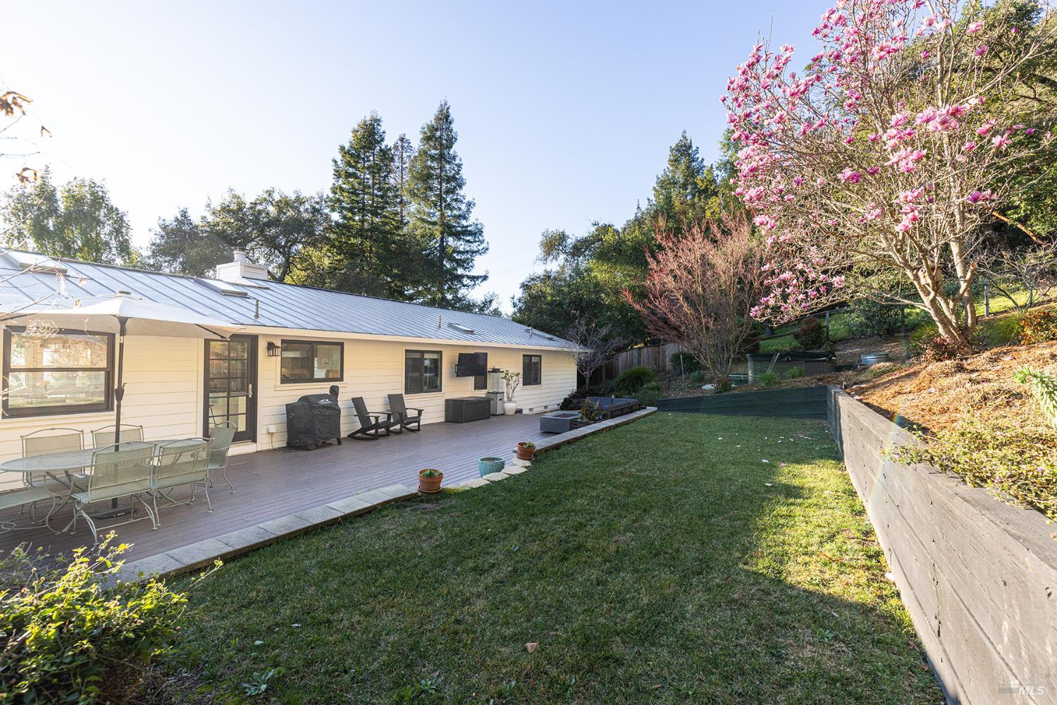 1625 Madrone Avenue Healdsburg CA 95448