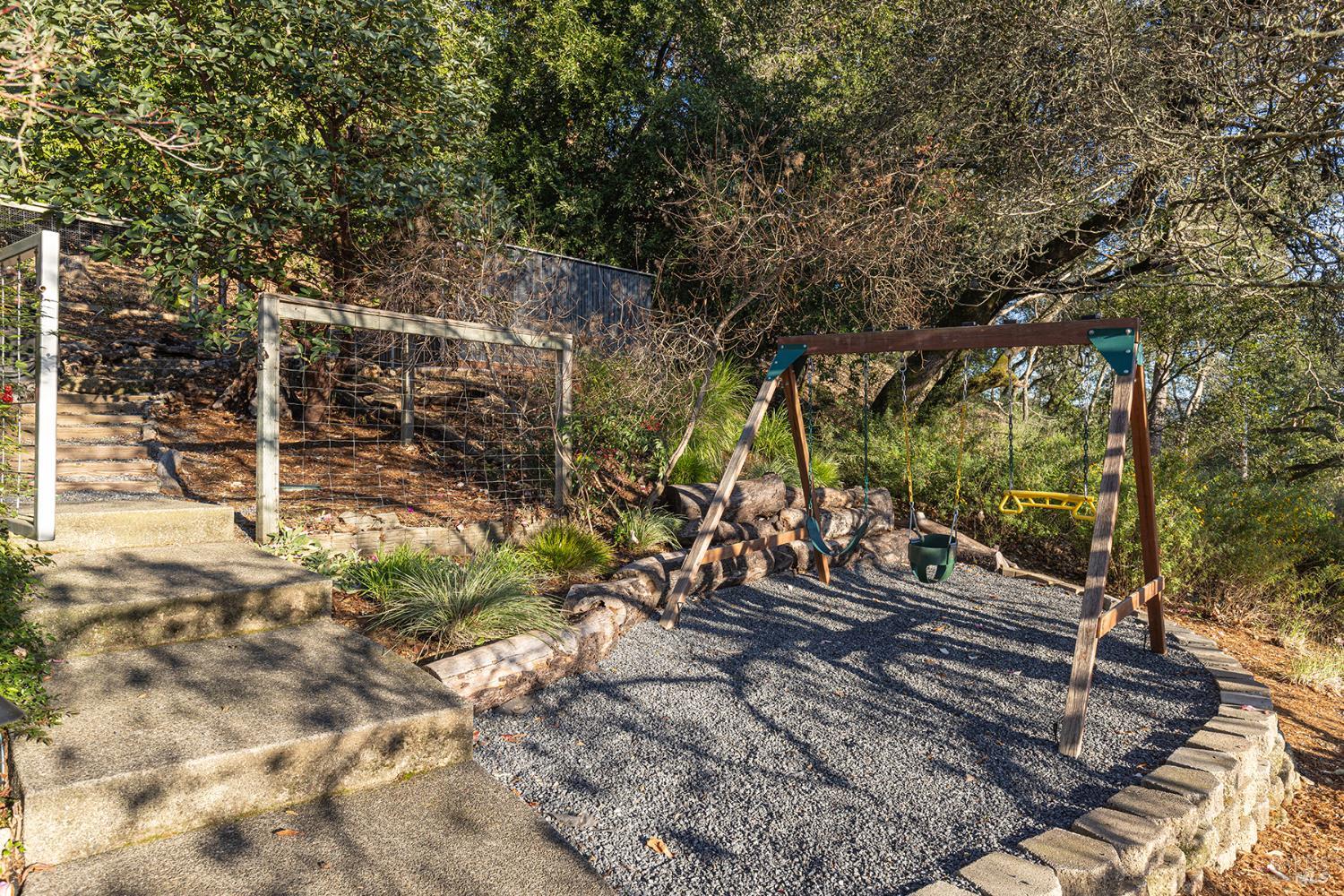 1625 Madrone Avenue Healdsburg CA 95448