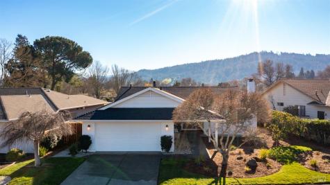 8911 Oakmont Drive Santa Rosa CA 95409
