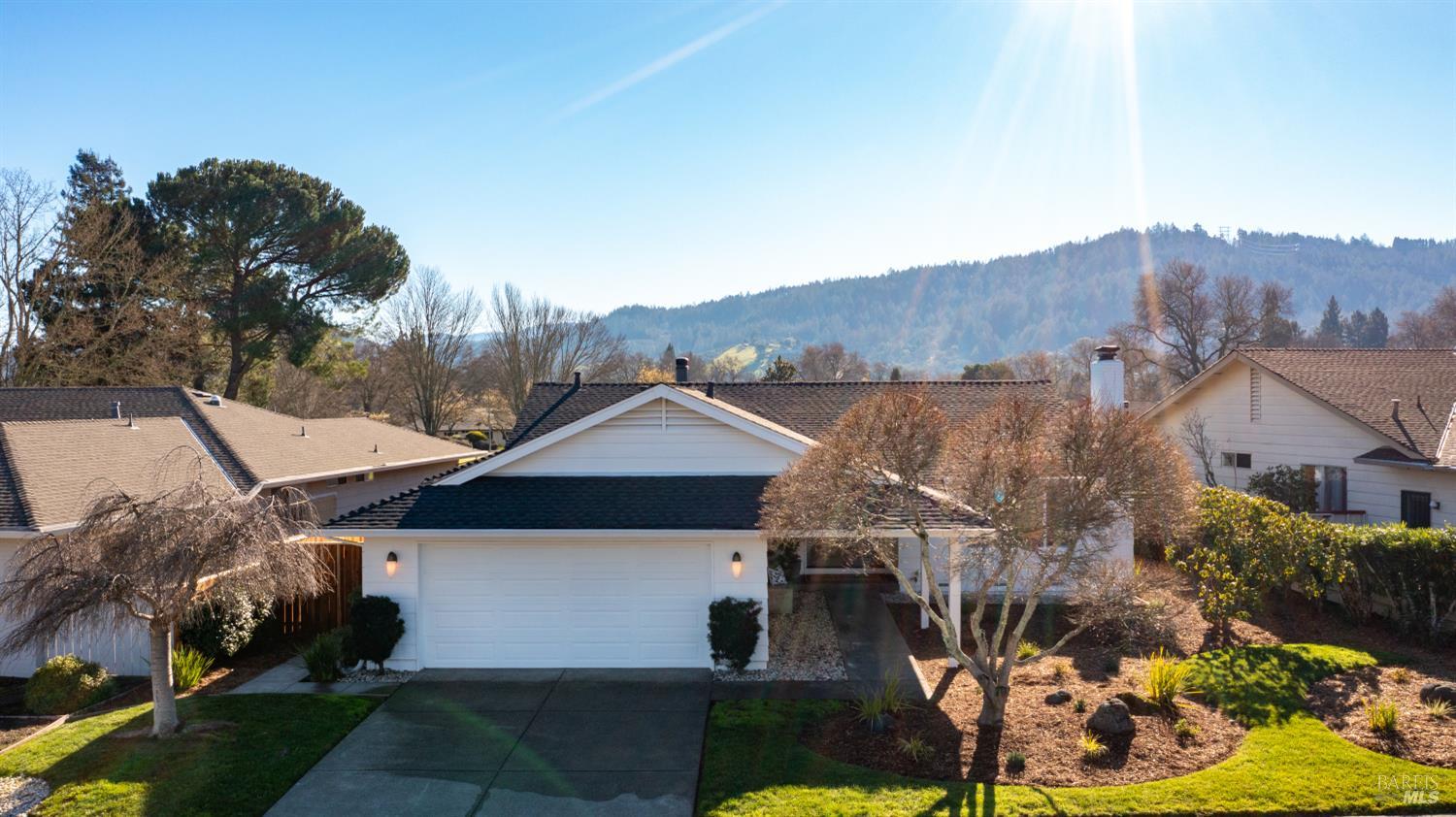 8911 Oakmont Drive Santa Rosa CA 95409
