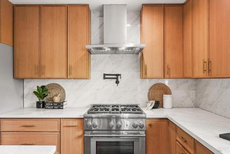 8911 Oakmont Drive Santa Rosa CA 95409