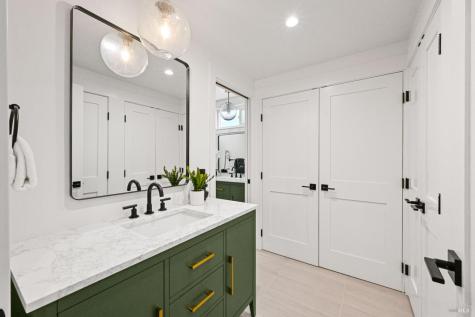 8911 Oakmont Drive Santa Rosa CA 95409