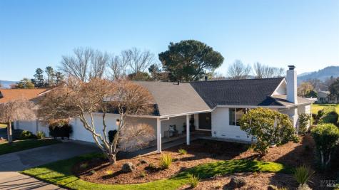 8911 Oakmont Drive Santa Rosa CA 95409