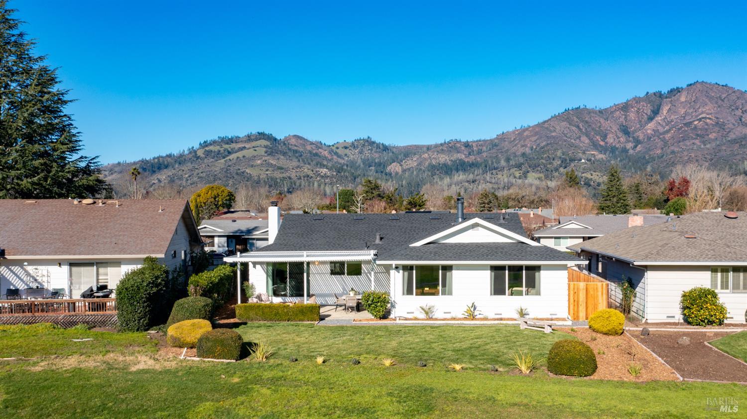8911 Oakmont Drive Santa Rosa CA 95409