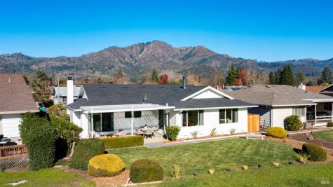 8911 Oakmont Drive Santa Rosa CA 95409