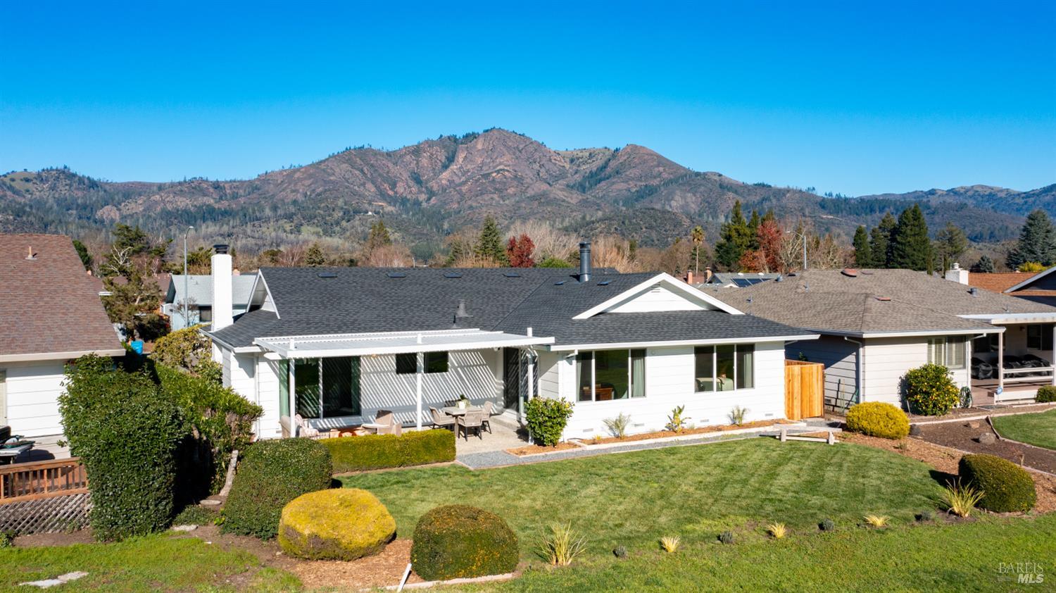 8911 Oakmont Drive Santa Rosa CA 95409