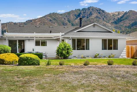 8911 Oakmont Drive Santa Rosa CA 95409
