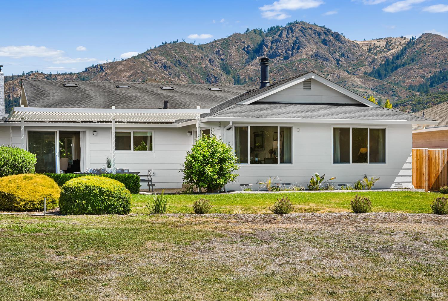 8911 Oakmont Drive Santa Rosa CA 95409