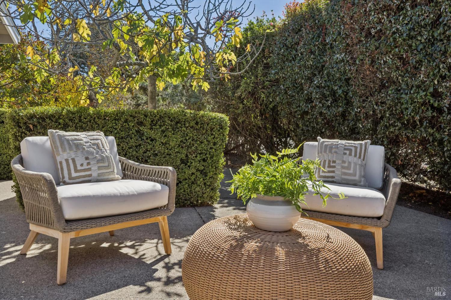 893 Tiburon Boulevard Tiburon CA 94920