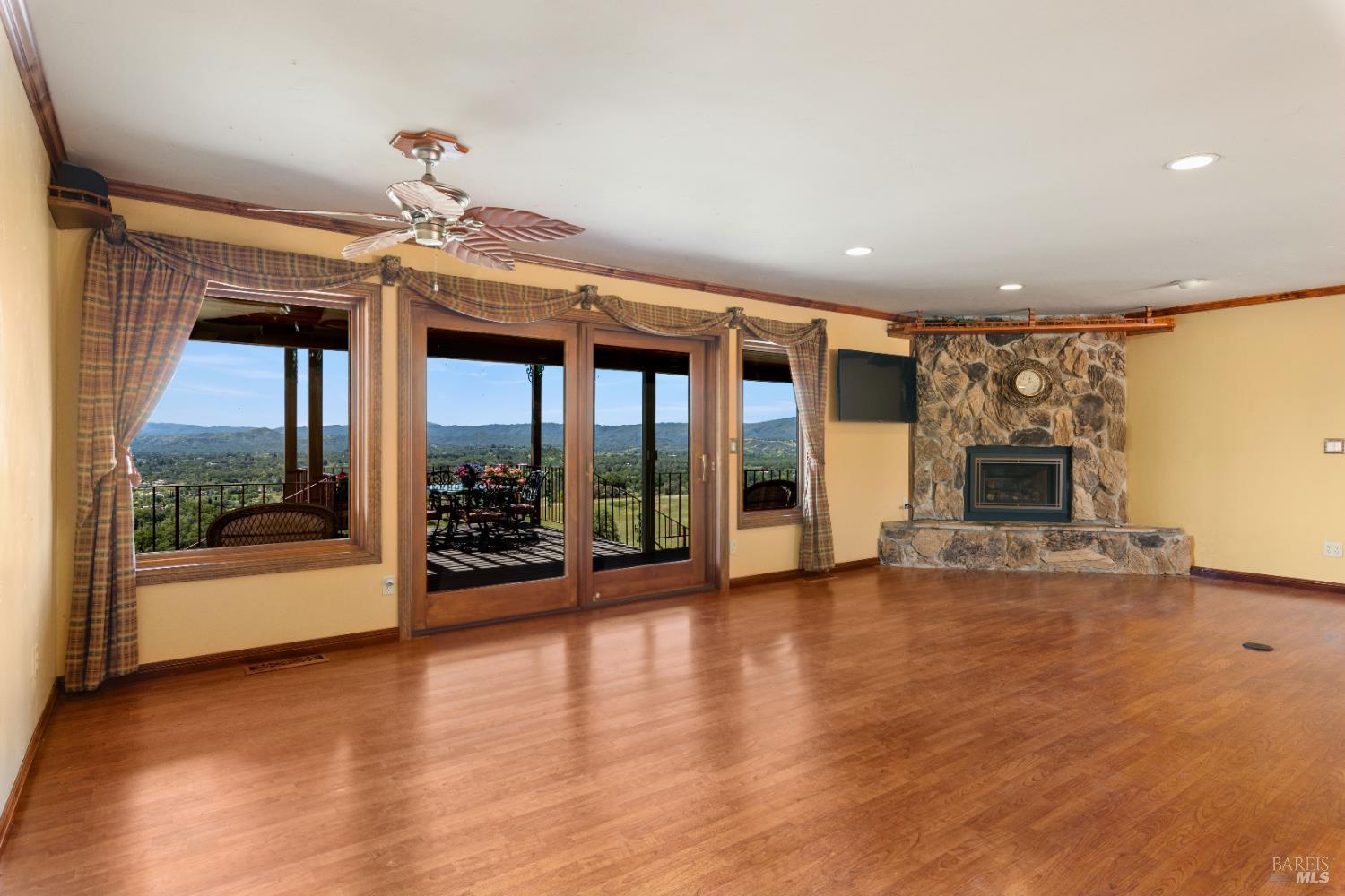 425 Lake Vista Drive Lakeport CA 95453