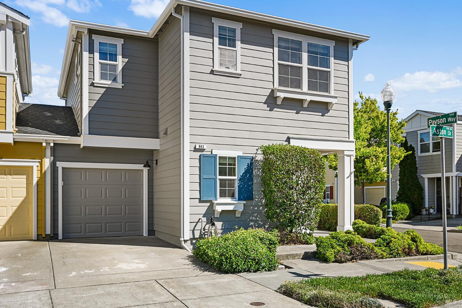 983 Aston Circle Santa Rosa CA 95404