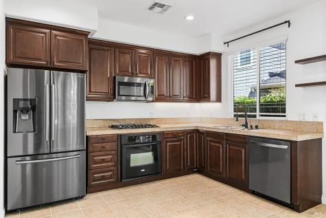 983 Aston Circle Santa Rosa CA 95404