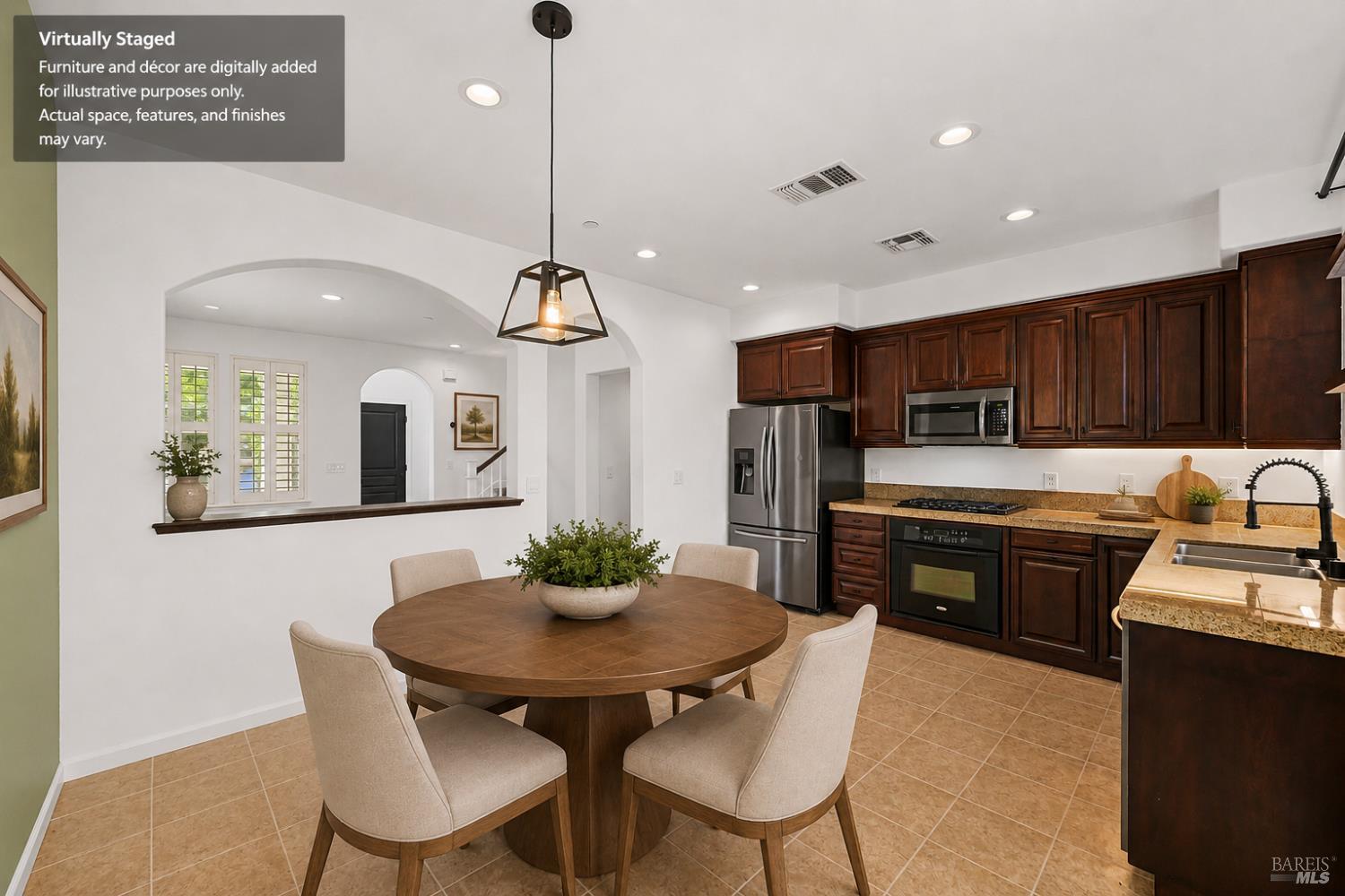 983 Aston Circle Santa Rosa CA 95404