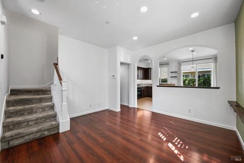 983 Aston Circle Santa Rosa CA 95404