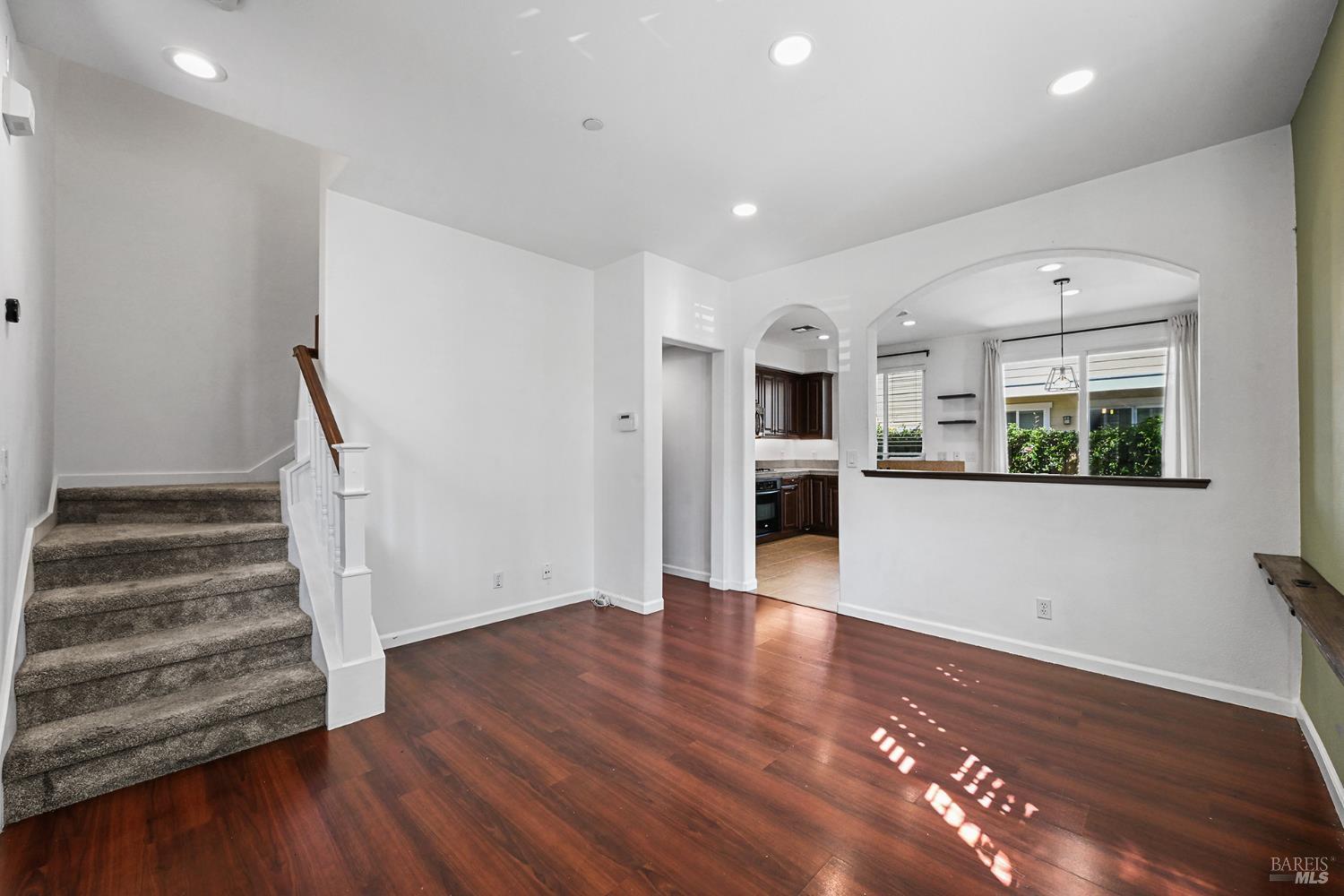 983 Aston Circle Santa Rosa CA 95404